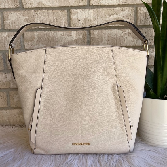 Micheal Kors Purse - Picture 1 of 9